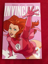 Load image into Gallery viewer, INVINCIBLE 3 TPB COLLECTS ISSUES 14-19 + SUMMER SPECIAL
